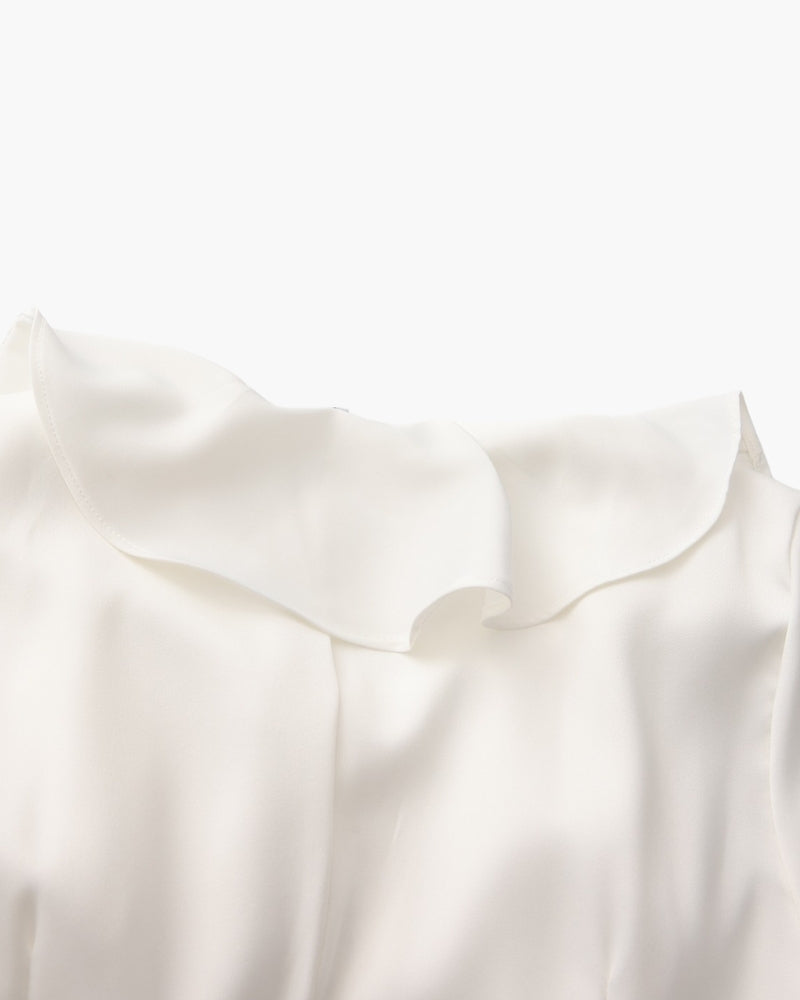 Vestido midi com babados e botões de pérola