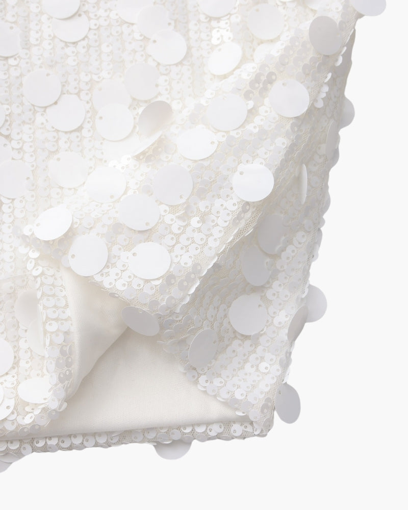 Vestido curto de festa com lantejoulas