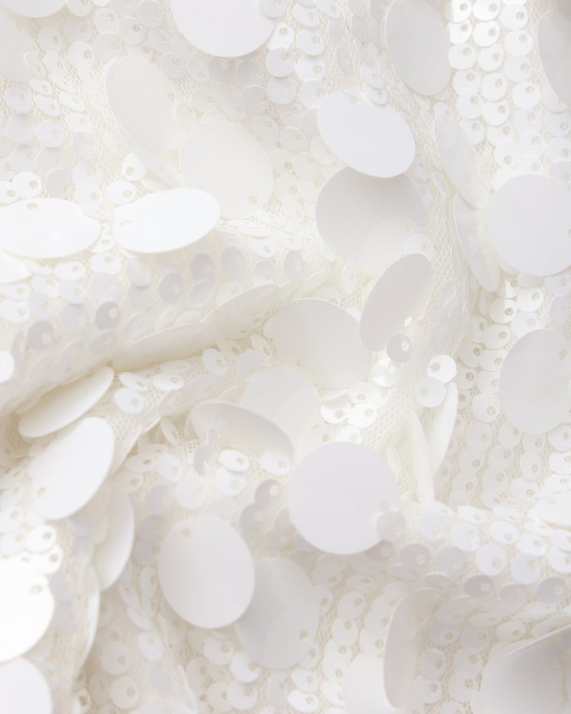 Vestido curto de festa com lantejoulas