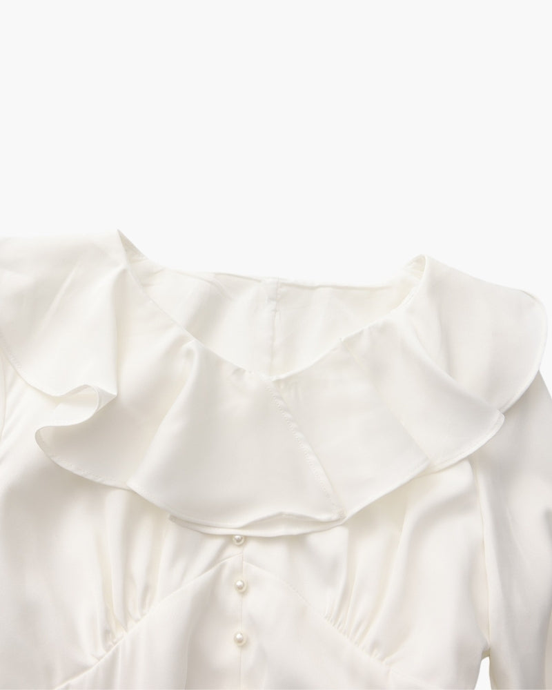 Vestido midi com babados e botões de pérola